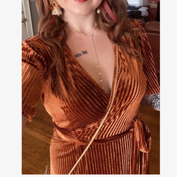 Luxe Rust Velvet Butterfly Sleeve High low Belted Ribbed Maxi Dress - Picture 3 of 7